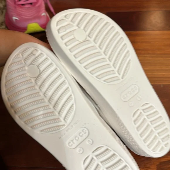 Crocs - Picture 2 of 3